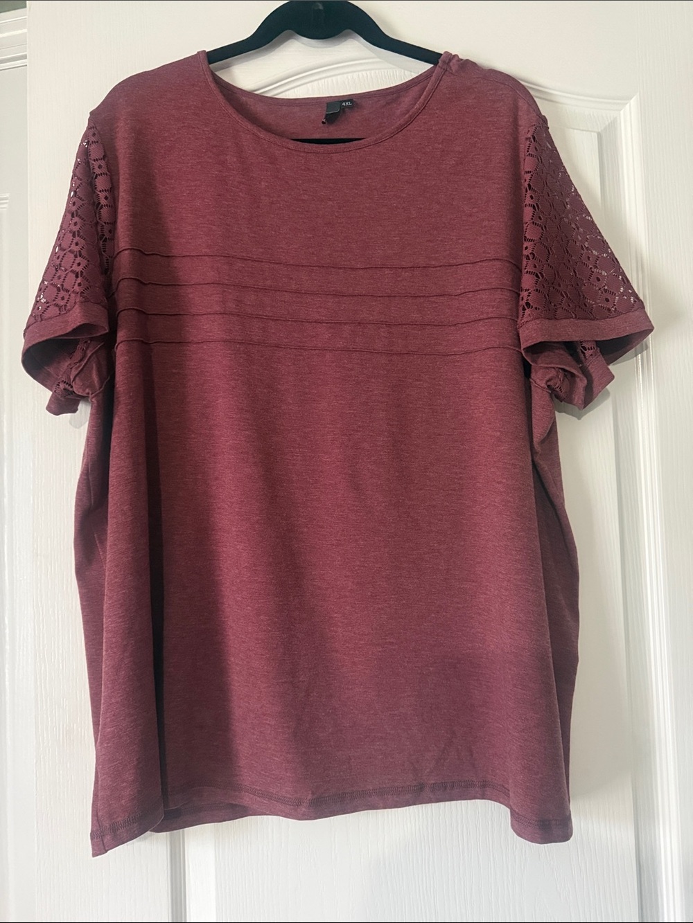 Automet Women's Lace-Sleeve Short Sleeve Top in Burgundy Size 4X